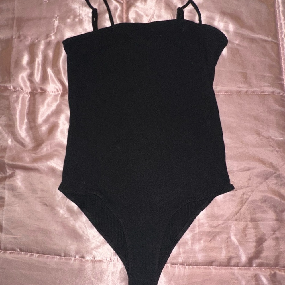 Heart hips black ribbed bodysuit